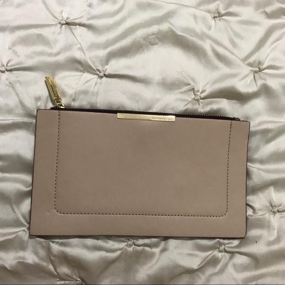 BCBGMaxAzria Handbags - BCBGMAXAZRIA Double Layer - Faux Leather Clutch